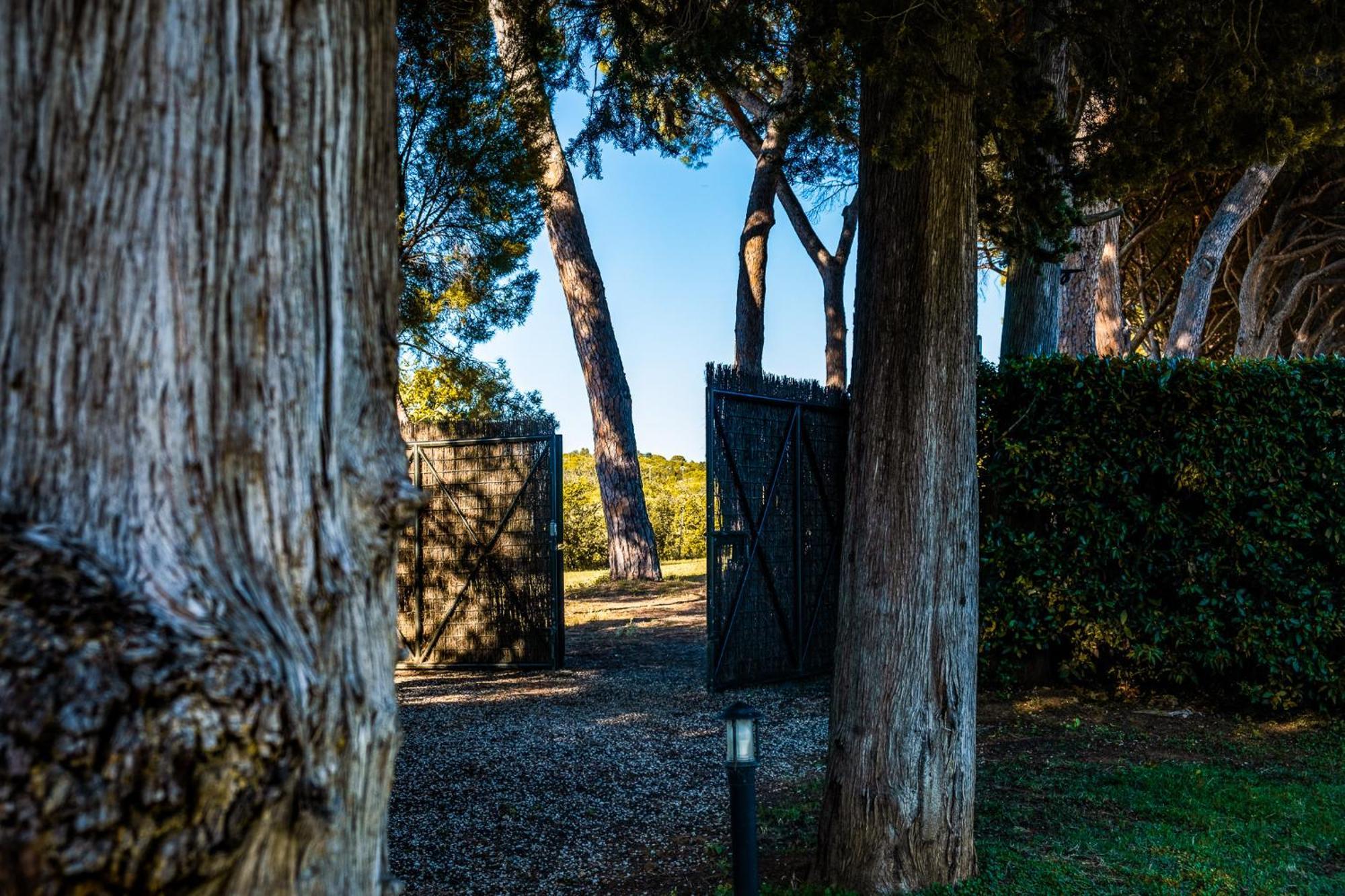 Hébergement de vacances Casenuove Iii - Casale Con Giardino E Piscina *